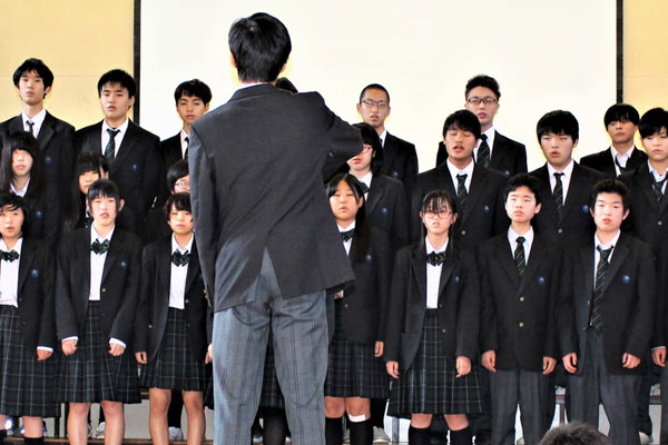 自然学園高校の制服写真画像まとめ・レビュー口コミ評判・生徒の着こなし・夏服冬服詳細情報