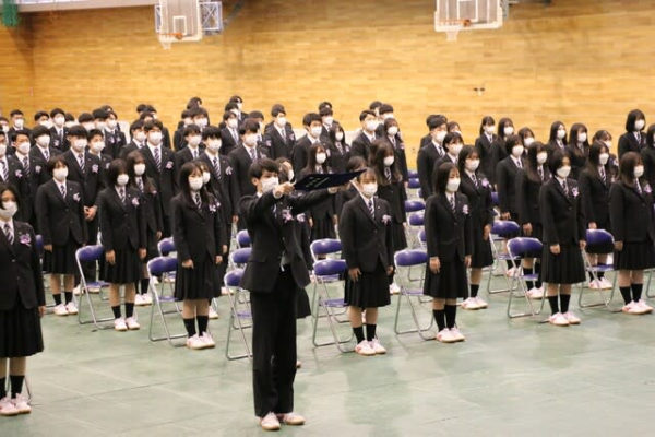 山梨県立日川高校の制服写真画像まとめ・レビュー口コミ評判・生徒の着こなし・夏服冬服詳細情報