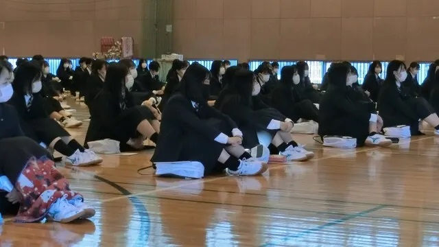 山梨県立日川高校の制服写真画像まとめ・レビュー口コミ評判・生徒の着こなし・夏服冬服詳細情報
