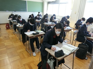 山梨県立山梨高校の制服写真画像まとめ・レビュー口コミ評判・生徒の着こなし・夏服冬服詳細情報