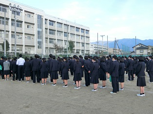 山梨県立山梨高校の制服写真画像まとめ・レビュー口コミ評判・生徒の着こなし・夏服冬服詳細情報