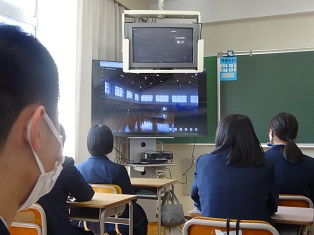 山梨県立山梨高校の制服写真画像まとめ・レビュー口コミ評判・生徒の着こなし・夏服冬服詳細情報