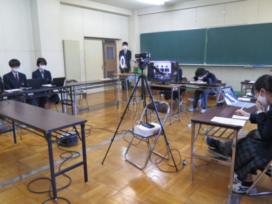 山梨県立甲府昭和高校の制服写真画像まとめ・レビュー口コミ評判・生徒の着こなし・夏服冬服詳細情報