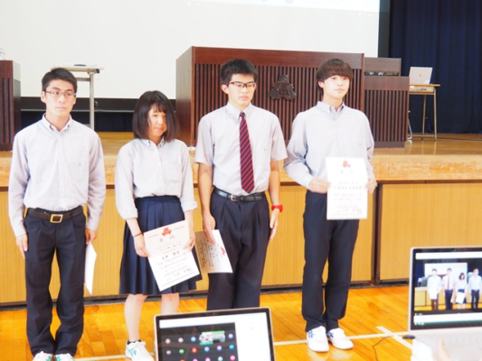 山梨県立甲府昭和高校の制服写真画像まとめ・レビュー口コミ評判・生徒の着こなし・夏服冬服詳細情報