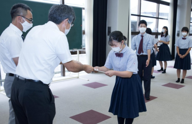 山梨県立甲府昭和高校の制服写真画像まとめ・レビュー口コミ評判・生徒の着こなし・夏服冬服詳細情報