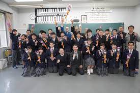 身延山高校の制服写真画像まとめ・レビュー口コミ評判・生徒の着こなし・夏服冬服詳細情報（みのぶさんこうこう）