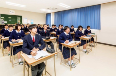 熊本中央高校の制服写真画像まとめ・レビュー口コミ評判・生徒の着こなし・夏服冬服詳細情報