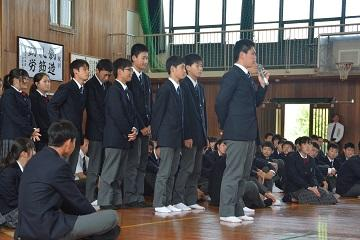 熊本県立鹿本商工高校の制服写真画像まとめ・レビュー口コミ評判・生徒の着こなし・夏服冬服詳細情報│全国中高制服グラム-全国47都道府県の中学校高等学校制服 検索口コミ-