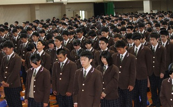 熊本県立翔陽高校の制服写真画像まとめ・レビュー口コミ評判・生徒の着こなし・夏服冬服詳細情報│全国中高制服グラム-全国47都道府県の中学校高等学校制服 検索口コミ-