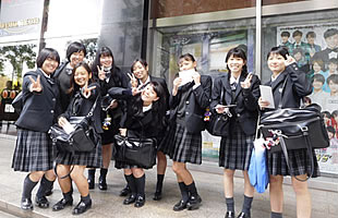 蒲田女子高校の制服写真画像まとめ・レビュー口コミ評判・生徒の着こなし・夏服冬服詳細情報