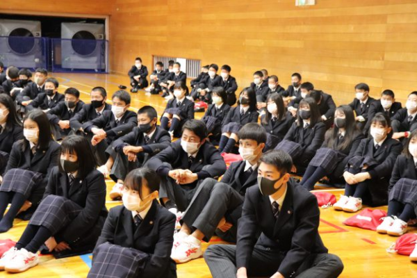 日本体育大学荏原高校の制服写真画像まとめ・レビュー口コミ評判・生徒の着こなし・夏服冬服詳細情報（にっぽんたいいくだいがくえばらこうこう）