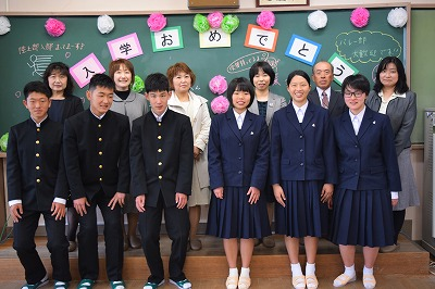 長崎県立宇久高校の制服写真画像まとめ・レビュー口コミ評判・生徒の着こなし・夏服冬服詳細情報│全国中高制服グラム全国47都道府県の中学校高等