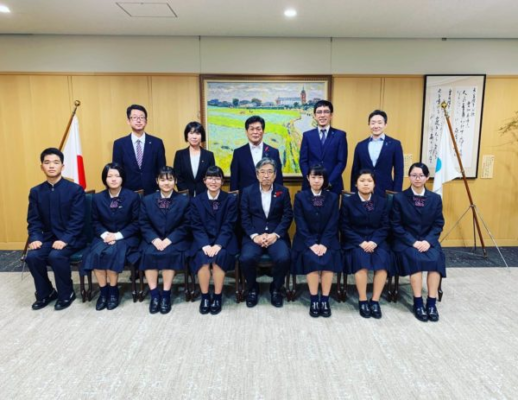 鶴洋高等学校制服、男子用（L）引渡者、決定済み