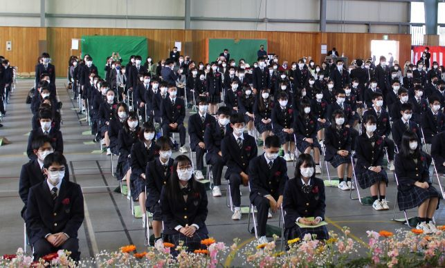 昭和薬科大学附属高校・中学校の制服写真画像まとめ・レビュー口コミ評判・生徒の着こなし・夏服冬服詳細情報│全国中高制服グラム-全国47都道府県の中学校 高等学校制服検索口コミ-