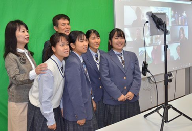 沖縄県立那覇国際高校の制服写真画像まとめ・レビュー口コミ評判・生徒の着こなし・夏服冬服詳細情報