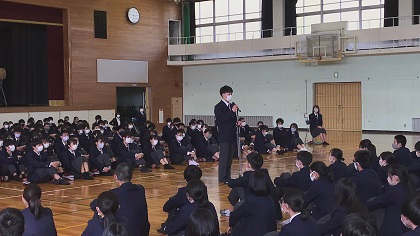 岐阜県立可児高校の制服写真画像まとめ レビュー口コミ評判 生徒の着こなし 夏服冬服詳細情報 全国中高制服グラム 全国47都道府県の中学校高等学校 制服検索口コミ