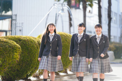 桜華女学院中学高校の制服詳細/動画像まとめ/口コミ・評判・制服ランキング
