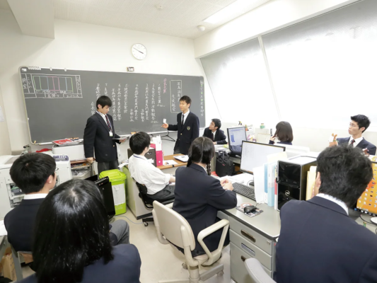 豊島学院高校の制服写真画像まとめ・レビュー口コミ評判・生徒の着こなし・夏服冬服詳細情報（としまがくいんこうこう）