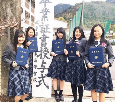 Riepilogo fotografico dell'uniforme della scuola superiore Takegi della prefettura di Gifu, Recensione del passaparola Reputazione, Abbigliamento degli studenti, Abbigliamento estivo Abbigliamento invernale Informazioni dettagliate (Mugi Koukou)