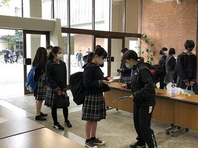 明法中学高校の制服写真画像まとめ・レビュー口コミ評判・生徒の着こなし・夏服冬服詳細情報