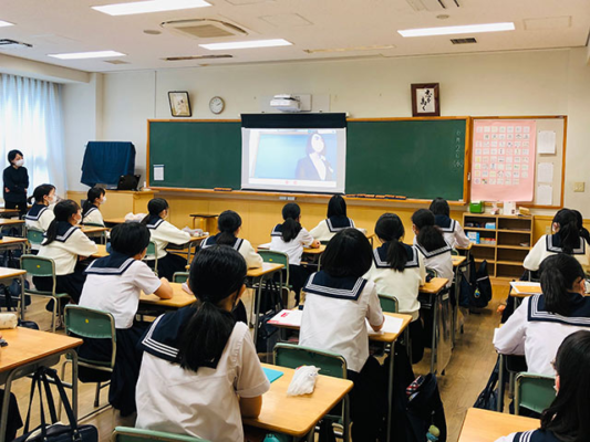 大妻中学高校の制服写真画像まとめ・レビュー口コミ評判・生徒の着こなし・夏服冬服詳細情報