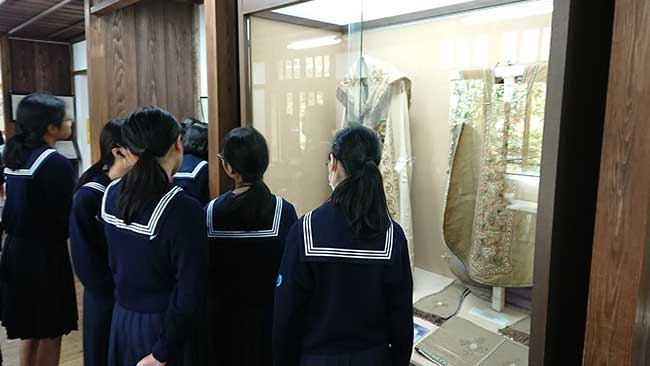 大妻中学高校の制服写真画像まとめ・レビュー口コミ評判・生徒の着こなし・夏服冬服詳細情報