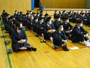 東京都立府中工業高校の制服写真画像まとめ・レビュー口コミ評判・生徒の着こなし・夏服冬服詳細情報