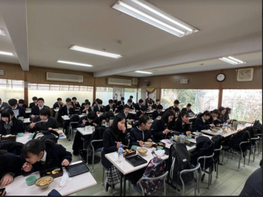 中央大学附属中学高校の制服詳細/画像まとめ/口コミ・評判・なんちゃって制服着用率・推奨服ルール等
