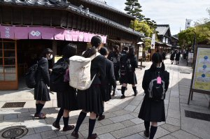 日本音楽高等学校の制服詳細/動画像まとめ/口コミ・評判・旧制服新制服比較【2021新制服】