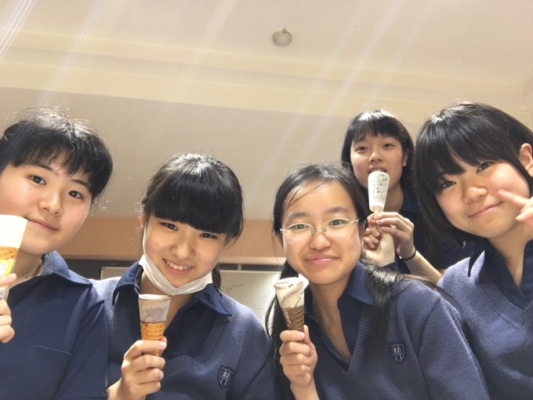 品川女子学院中等部高等部の制服写真画像まとめ・レビュー口コミ評判・生徒の着こなし・夏服冬服詳細情報