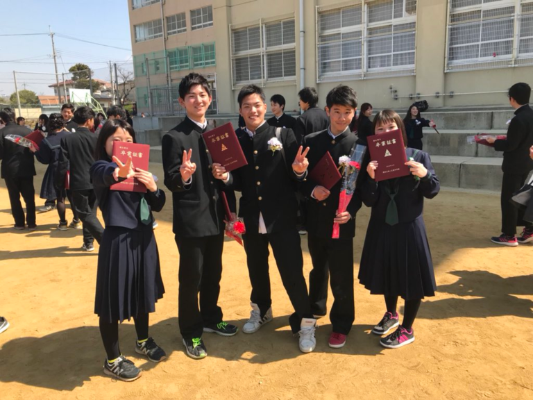 堺市立泉ヶ丘東中学校制服写真画像まとめ レビュー口コミ評判 生徒の着こなし 夏服冬服詳細情報 全国中高制服グラム 全国47都道府県の中学校 高等学校制服検索口コミ