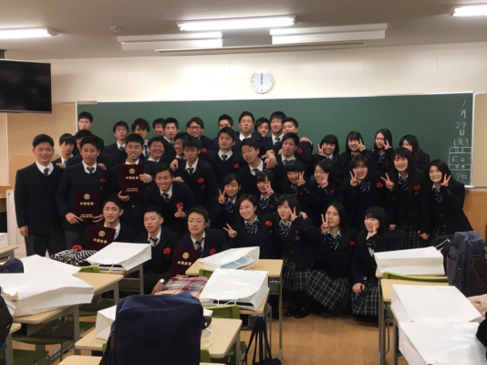 浪速中学高校の制服写真画像まとめ・レビュー口コミ評判・生徒の着こなし・夏服冬服詳細情報