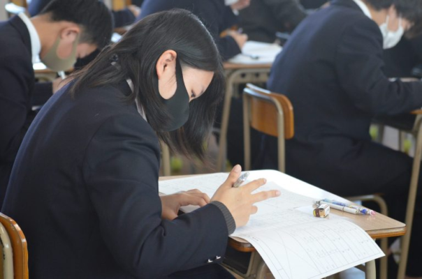 京都廣学館高校の制服写真画像まとめ・レビュー口コミ評判・生徒の着こなし・夏服冬服詳細情報