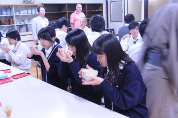 京都府立洛東高校の制服写真画像まとめ・レビュー口コミ評判・生徒の着こなし・夏服冬服詳細情報