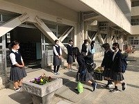 吹田市立豊津西中学校制服写真画像まとめ・レビュー口コミ評判・生徒の着こなし・夏服冬服詳細情報