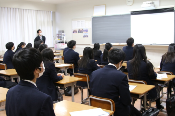阪南大学高校の制服写真画像まとめ・レビュー口コミ評判・生徒の着こなし・夏服冬服詳細情報