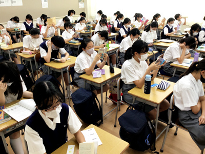 香蘭女学校中等科高等科の制服写真画像まとめ・レビュー口コミ評判・生徒の着こなし・夏服冬服詳細情報（こうらん）
