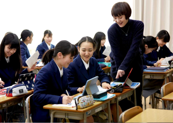 香蘭女学校中等科高等科の制服写真画像まとめ・レビュー口コミ評判・生徒の着こなし・夏服冬服詳細情報（こうらん）