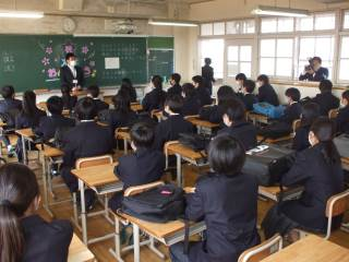 東大阪市立長瀬中学校制服写真画像まとめ・レビュー口コミ評判・生徒の着こなし・夏服冬服詳細情報│全国中高制服グラム全国47都道府県の中学校高等