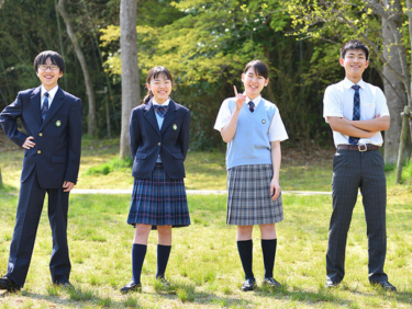 幸福の科学学園関西中学高校の制服写真画像動画まとめ・レビュー口コミ評判・生徒の着こなし・夏服冬服詳細情報