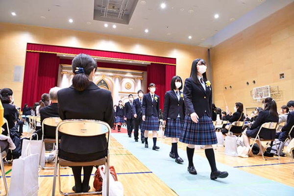 幸福の科学学園関西中学高校の制服写真画像動画まとめ・レビュー口コミ評判・生徒の着こなし・夏服冬服詳細情報