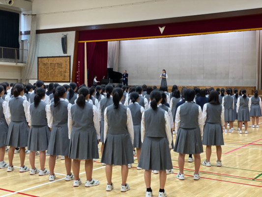 福生市立福生第三中学校の制服写真画像まとめ・レビュー口コミ評判・生徒の着こなし・夏服冬服詳細情報
