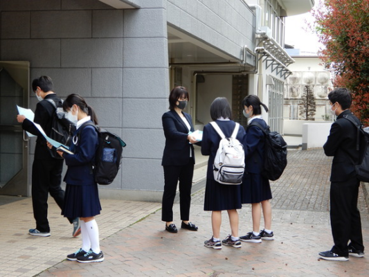 調布市立調布中学校 制服 女 ネクタイ