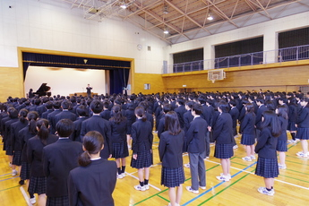 調布市立第三中学校の制服写真画像まとめ・レビュー口コミ評判・生徒の着こなし・夏服冬服詳細情報