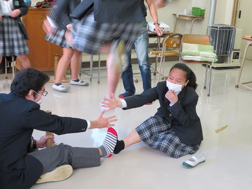 神奈川県立愛川高校の制服写真画像まとめ・レビュー口コミ評判・生徒の着こなし・夏服冬服詳細情報