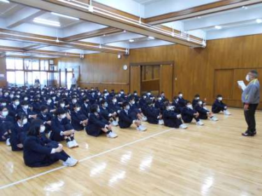 板橋区立赤塚第一中学校の制服写真画像まとめ・レビュー口コミ評判・生徒の着こなし・夏服冬服詳細情報