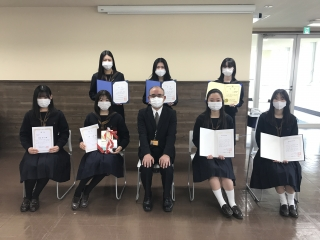 関東国際高校の制服写真画像まとめ・レビュー口コミ評判・生徒の着こなし・夏服冬服詳細情報