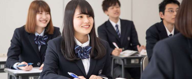 八洲学園高校の制服写真画像動画まとめ・レビュー口コミ評判・生徒の着こなし・夏服冬服詳細情報