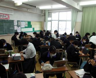 大田区立東蒲中学校の制服写真画像まとめ・レビュー口コミ評判・生徒の着こなし・夏服冬服詳細情報│全国中高制服グラム全国47都道府県の中学校高等