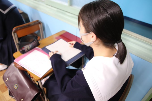 折尾愛真中学高校の制服写真画像まとめ・レビュー口コミ評判・生徒の着こなし・夏服冬服詳細情報